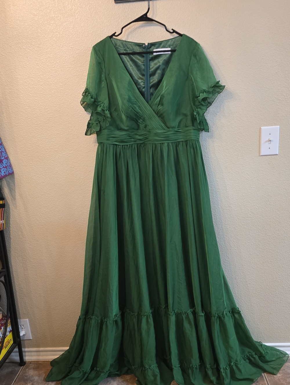 Mac Duggal Emerald Green Ruffle-Sleeve V-Neck Maxi Dress